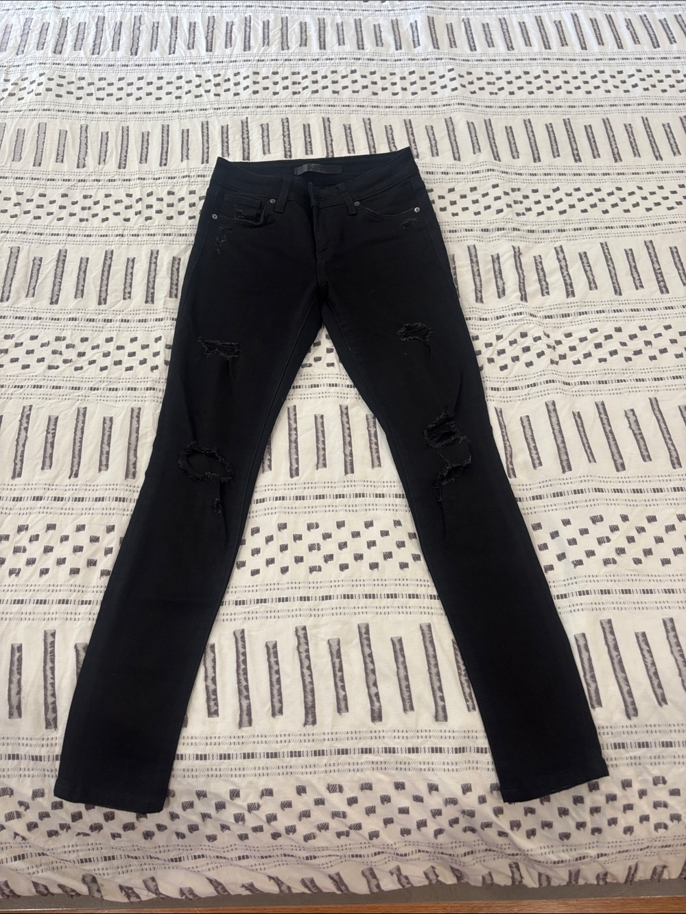 Joe's Jeans Black Ripped Women's mid-Rise Skinny Ankle Jeans
